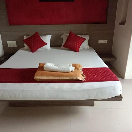 Hotel Swamiraj Indāpur Dış mekan fotoğraf